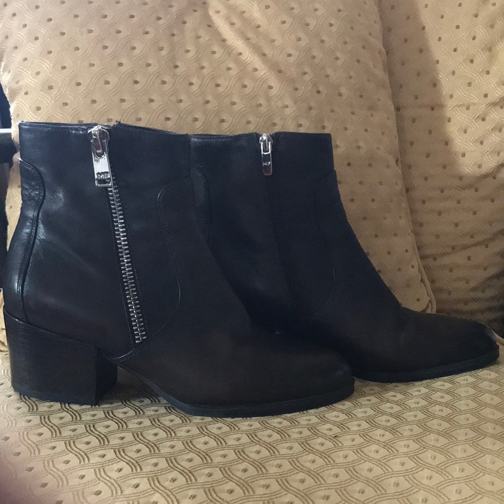 Beautiful brown Marc Fish boots size 8m